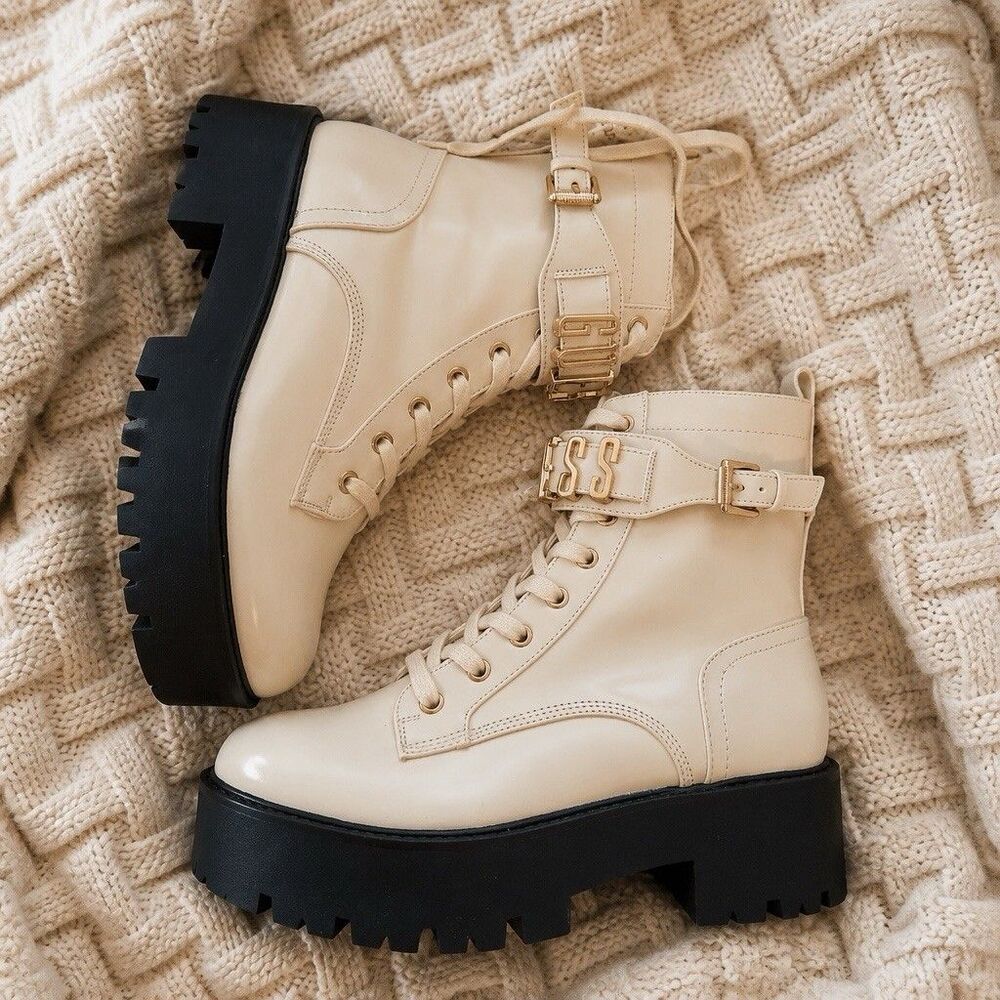 GUESS Vaires Women's Lug Sole Combat Boots Ivory Cream Size 8 NIB